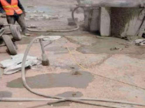 陵川水泥混凝土路面板底注浆技术 路面脱空注浆整治方案